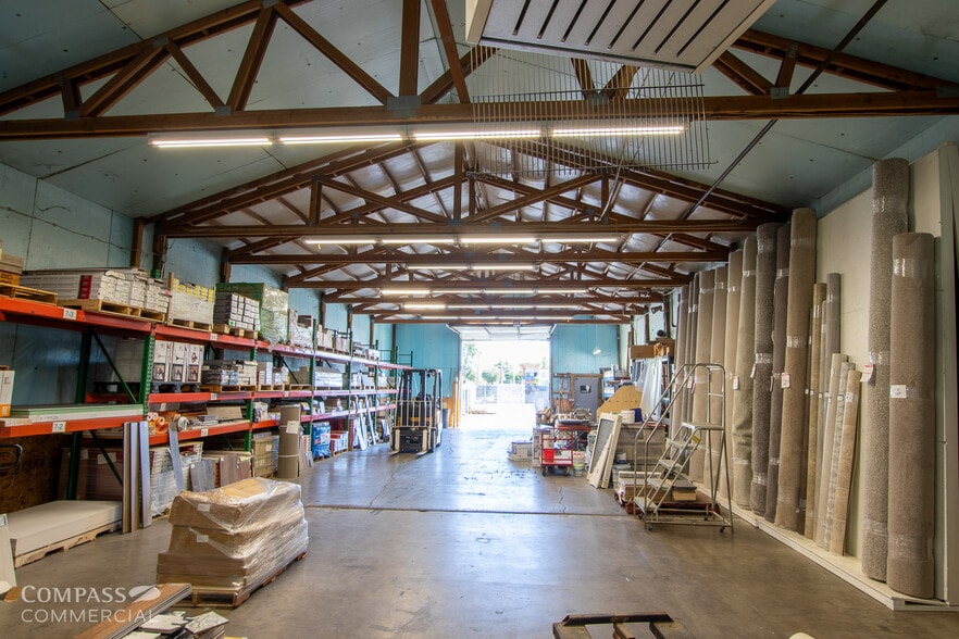 More Photos Of 798 NW 5th St, Redmond Storefront For Sale