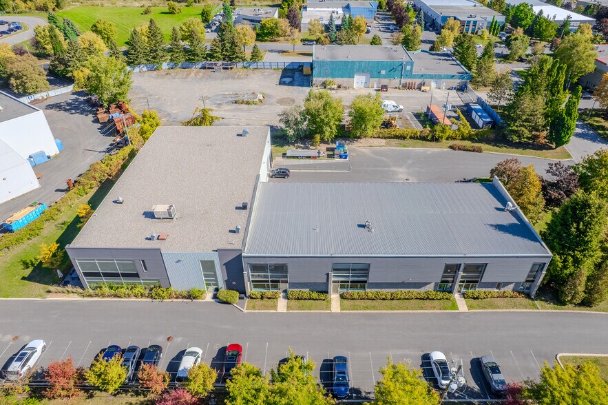 More Photos Of 525 Rue Sagard, St-Bruno-de-Montarville Warehouse For Sale