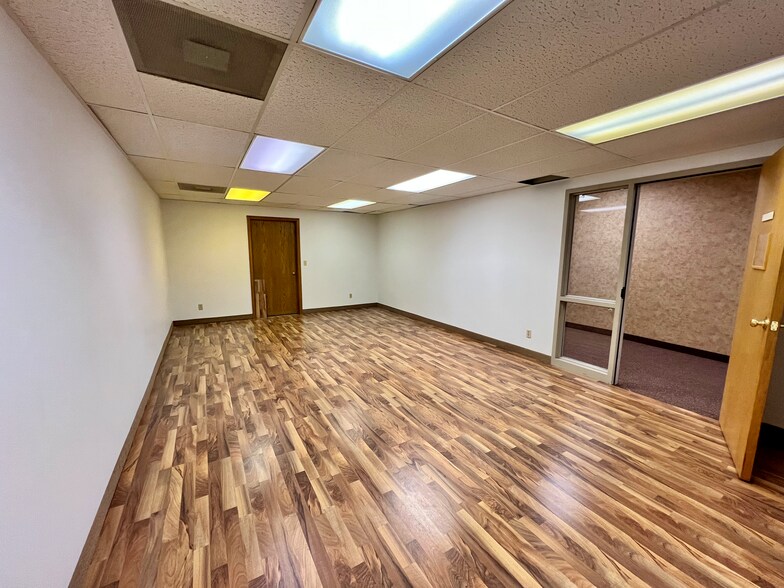 More Photos Of 69 N Lake St, Forest Lake Office For Lease