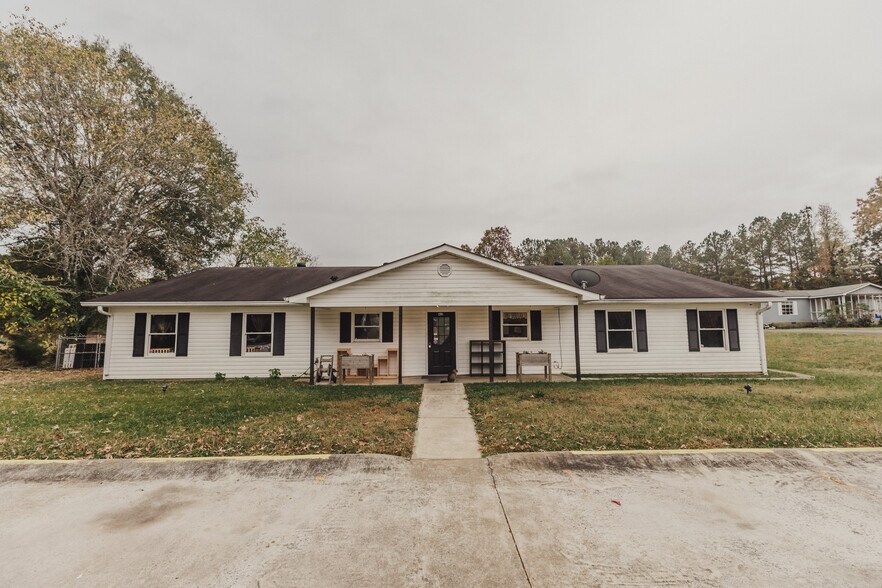More Photos Of 62 Wax Rd, Silver Creek Daycare Center For Sale