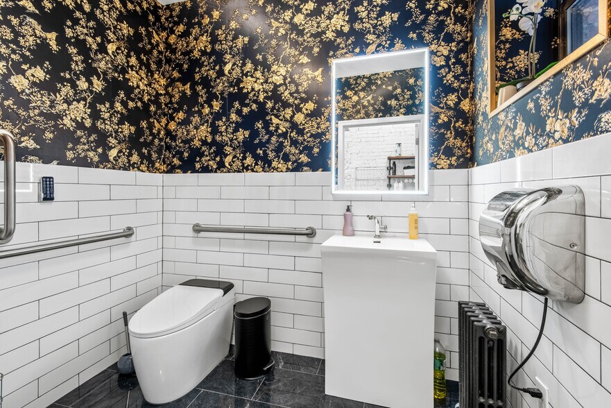 More Photos Of 251-253 Metropolitan Ave, Brooklyn Apartments For Lease