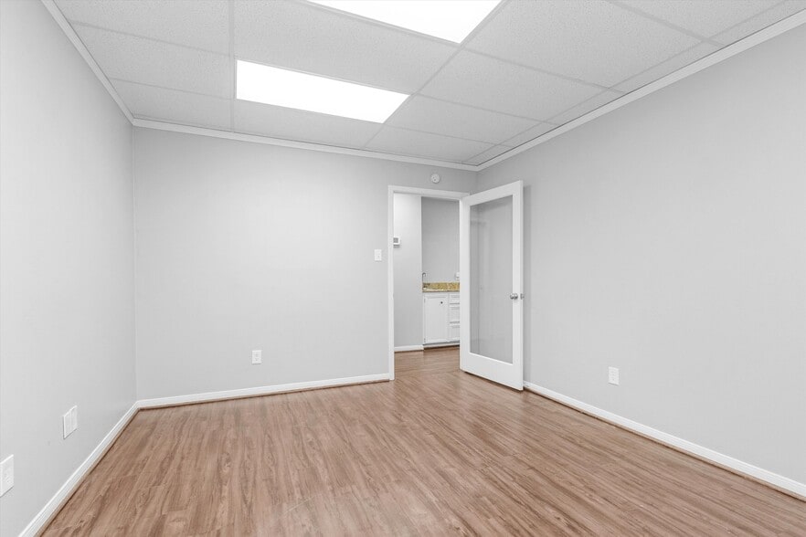 More Photos Of 3421 W Davis St, Conroe Medical For Lease