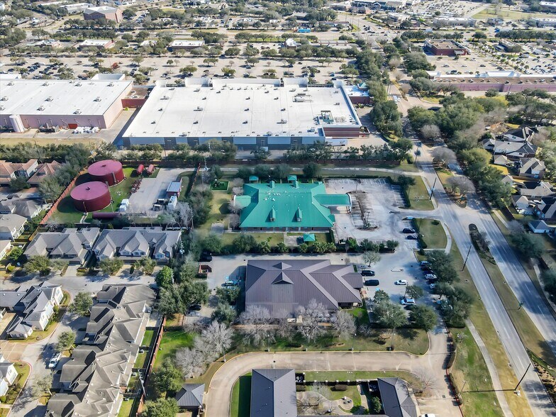 More Photos Of 20417 S University Blvd, Missouri City Schools For Lease