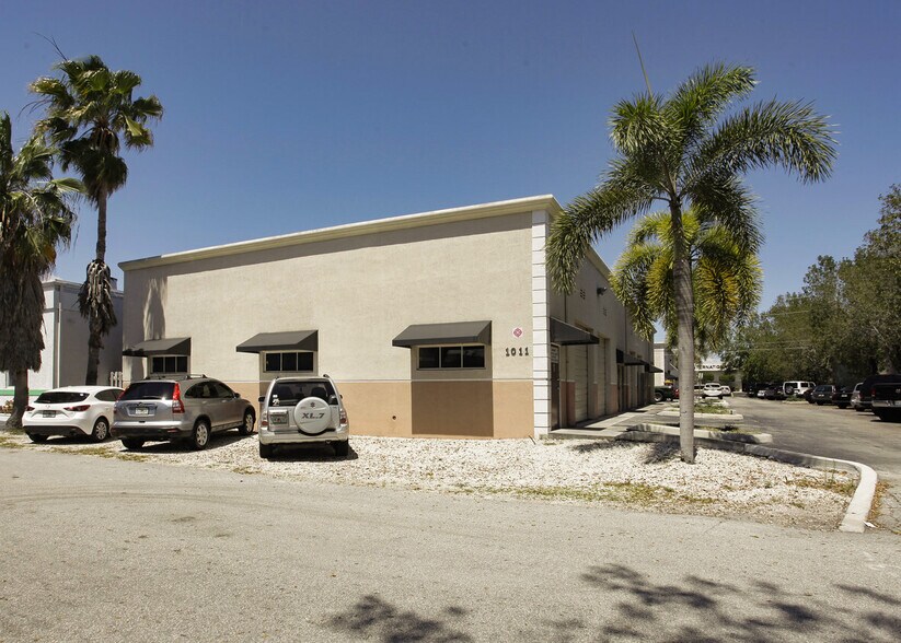 More Photos Of 1011 NW 51st St, Fort Lauderdale Unknown For Lease