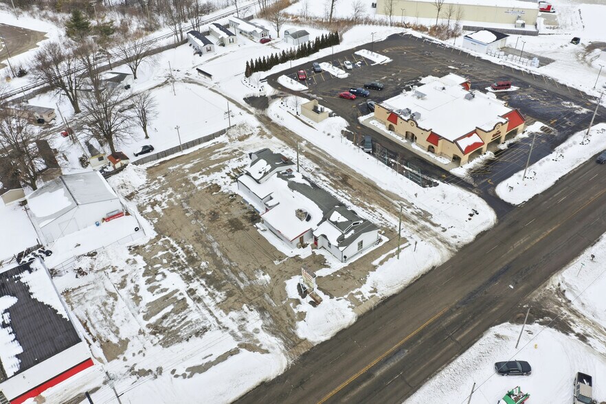 More Photos Of 3823 N Broadway Ave, Muncie Bar For Sale