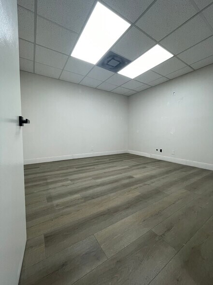 More Photos Of 6555 Powerline Rd, Fort Lauderdale Unknown For Lease