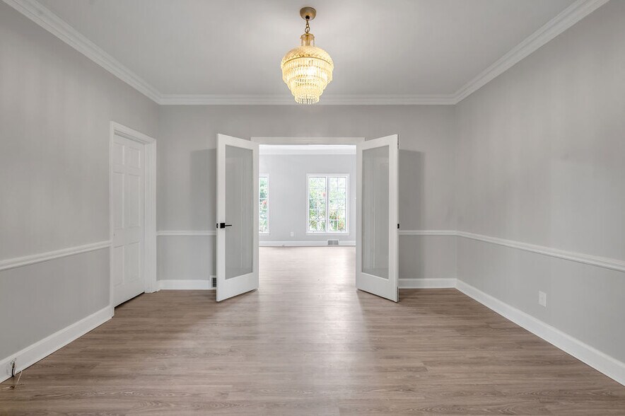 More Photos Of 454 Big Hill Ave, Richmond Office Residential For Sale