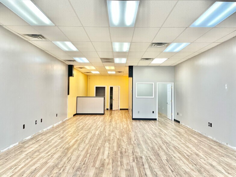 More Photos Of 761 Indian Boundary Rd, Chesterton Unknown For Lease