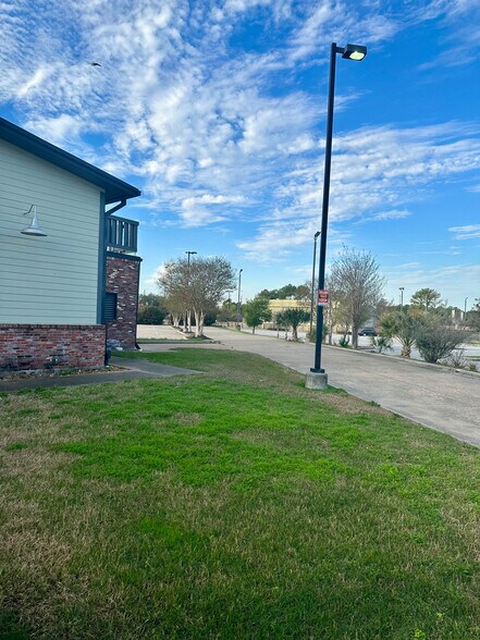 More Photos Of 17381 Tomball Pky, Houston Restaurant For Sale