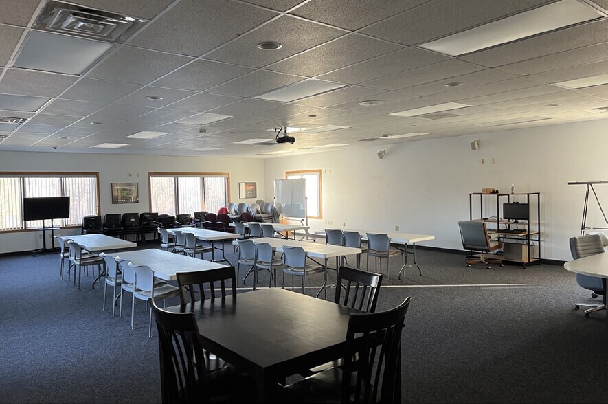 More Photos Of N2930 22 State Rd, Wautoma Office For Sale