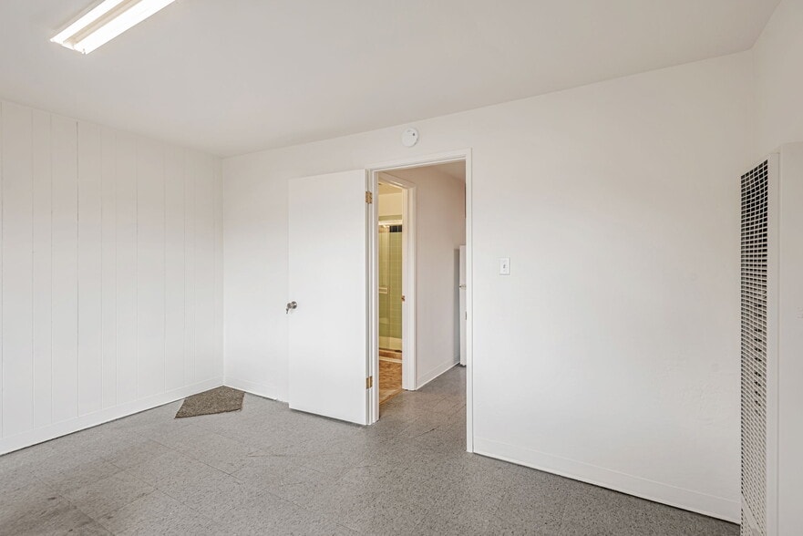 More Photos Of 2915 Keith St, San Francisco General Retail For Lease