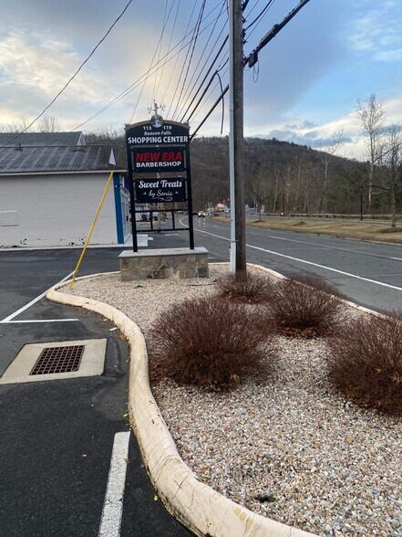 More Photos Of 113-115 S Main St, Beacon Falls Freestanding For Lease