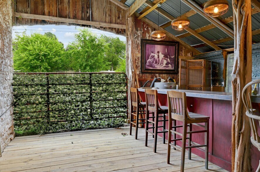 More Photos Of 23351 Ranch to Market 150 rd, Driftwood Specialty For Sale