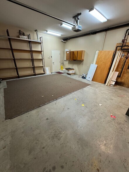 More Photos Of 1239 E 4th Street Rd, Seymour Office For Lease