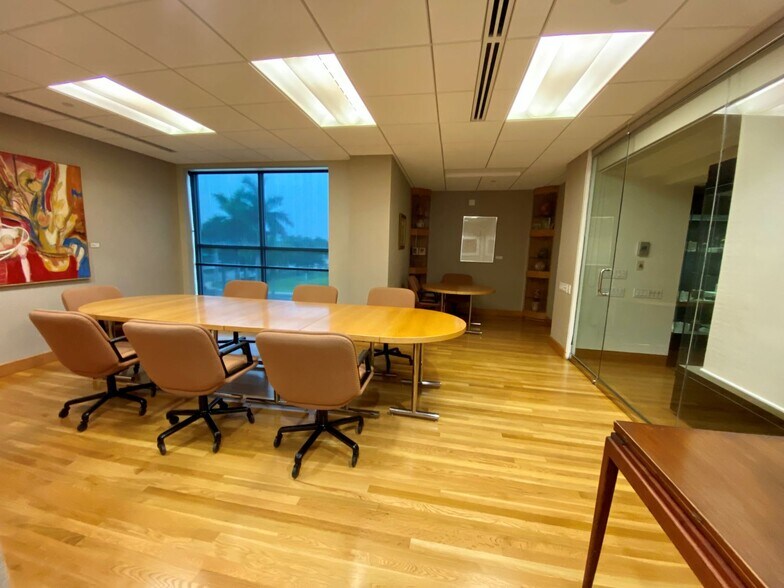 More Photos Of 7900 NW 154th St, Miami Lakes Office For Lease