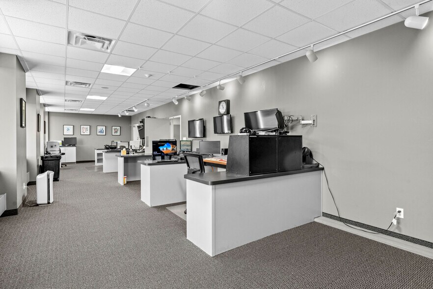 More Photos Of 1 Broadcast Way, Cadillac Medical For Sale