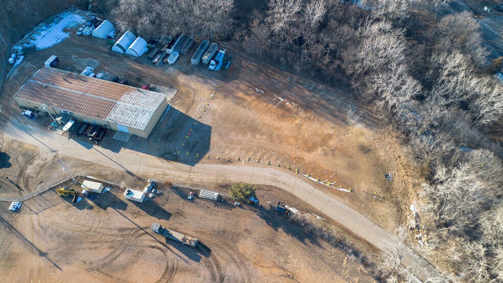 More Photos Of 525 Creekridge Dr, Chaska Light Manufacturing For Sale