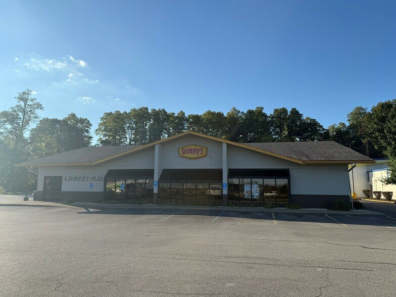 More Photos Of 6171 Melton Rd, Portage Restaurant For Lease
