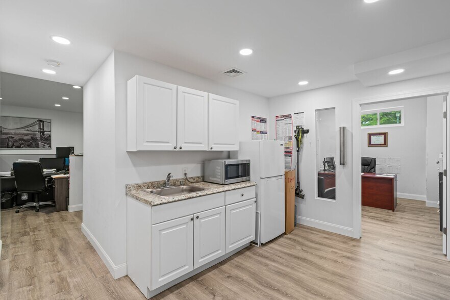 More Photos Of 312 Larkfield Rd, East Northport Office For Sale