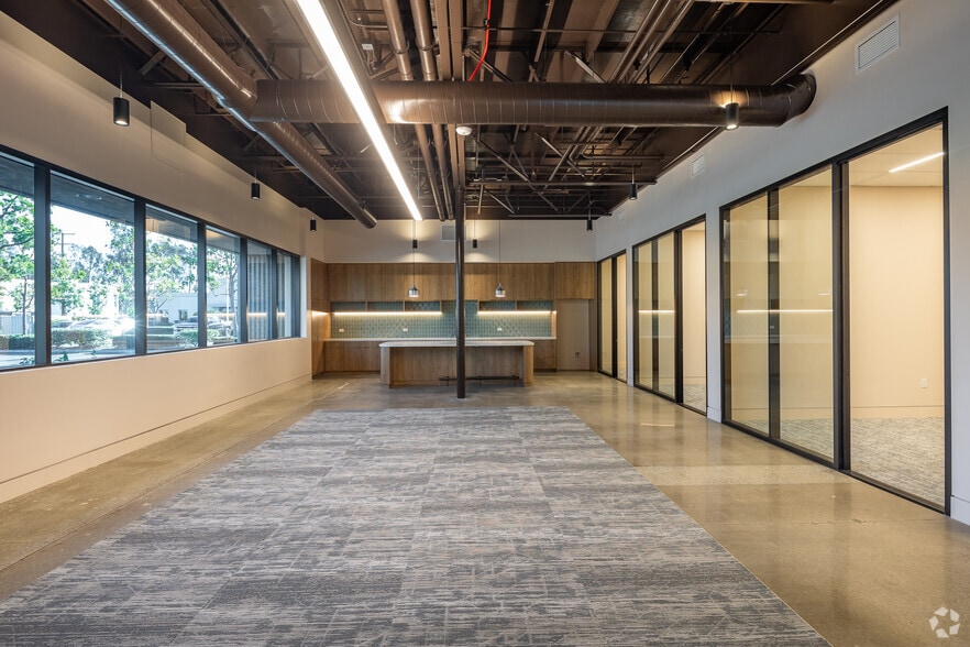 More Photos Of 200 E Baker St, Costa Mesa Loft Creative Space For Sale