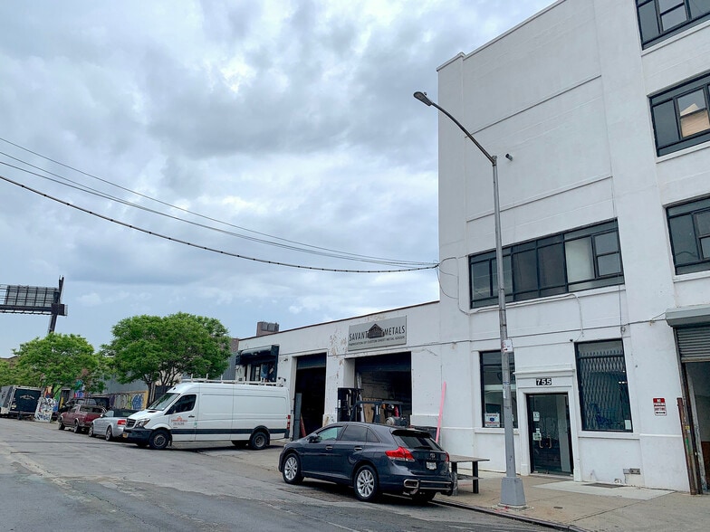 More Photos Of 753-755 E 134th St, Bronx Warehouse For Lease