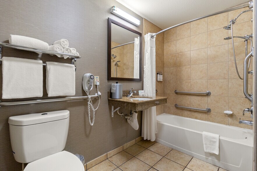 More Photos Of 2700 Lenwood Rd, Barstow Hotel For Sale