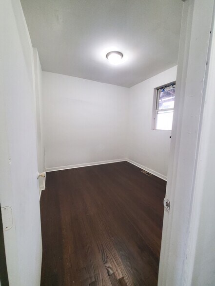 More Photos Of 4926 Marlboro Pike, Capitol Heights General Retail For Lease