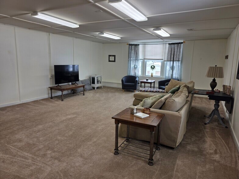 More Photos Of 25 N High St, Canal Winchester Storefront Retail Office For Sale