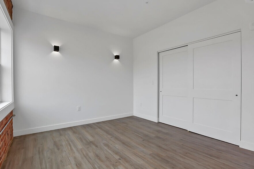 More Photos Of 595 E Broad St, Columbus Apartments For Sale