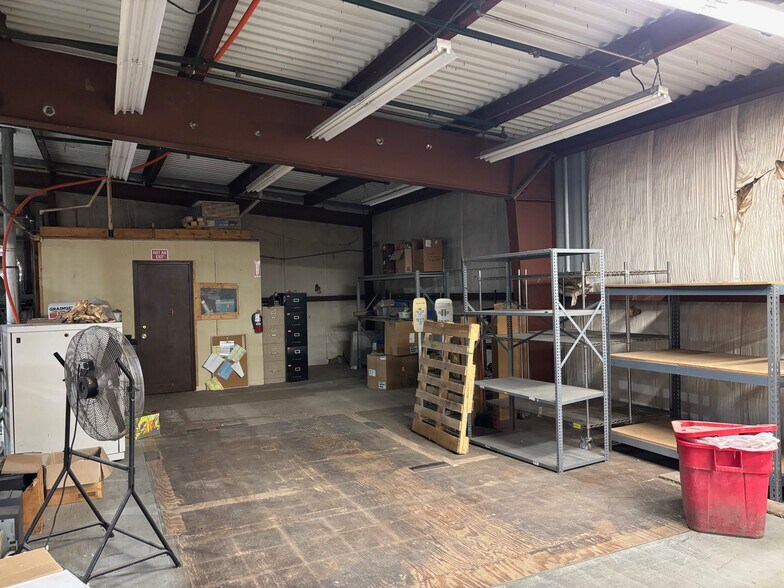 More Photos Of 123 American Ave, Lansing Warehouse For Sale