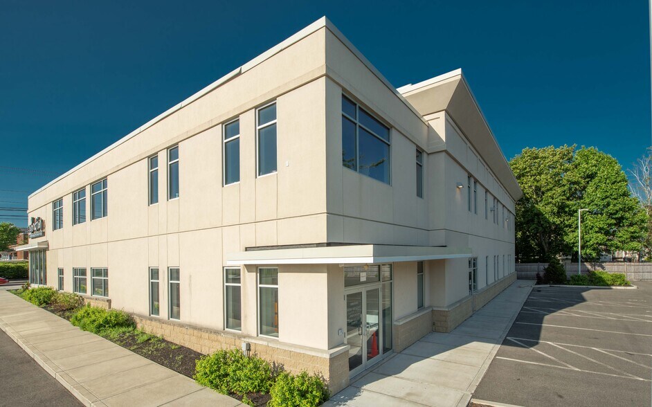 More Photos Of 661 Centre St, Brockton Medical For Sale