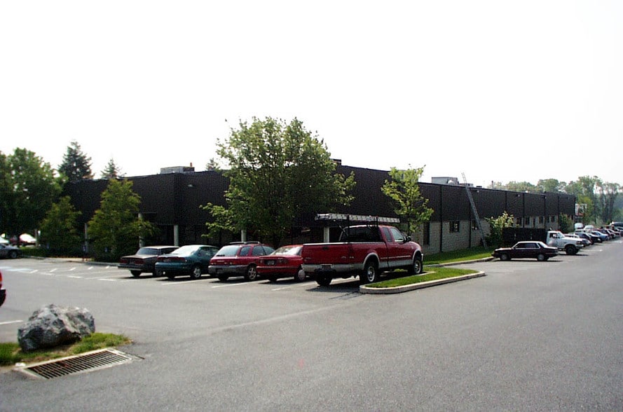 More Photos Of 954 Marcon Blvd, Allentown Office For Sale