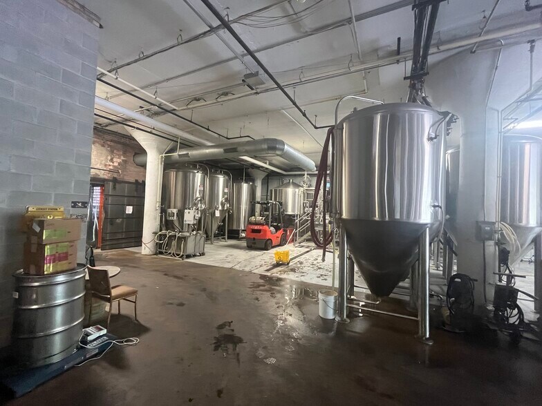 More Photos Of 5417 Oakley Ave, Hammond Warehouse For Sale