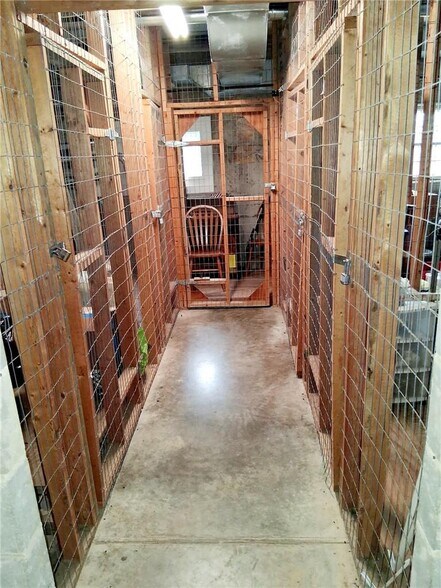 More Photos Of 600 E Mary St, Yates Center Apartments For Sale