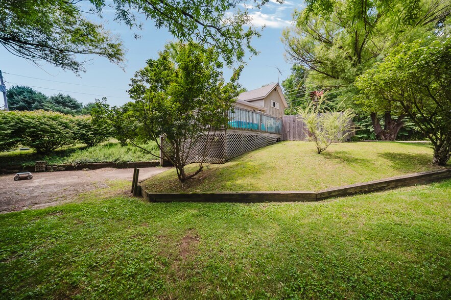More Photos Of 23095 Buena Vista Rd, Rockbridge Apartments For Sale