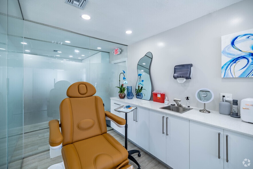 More Photos Of 6443 Bird Rd, Miami Medical For Sale