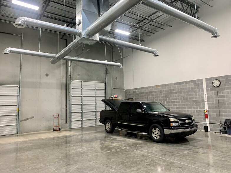 More Photos Of 1935 Vaughn Rd NW, Kennesaw Light Distribution For Lease