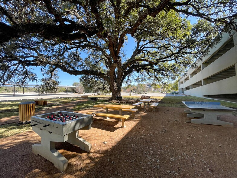 More Photos Of 19026 Ridgewood Pky, San Antonio Office For Lease