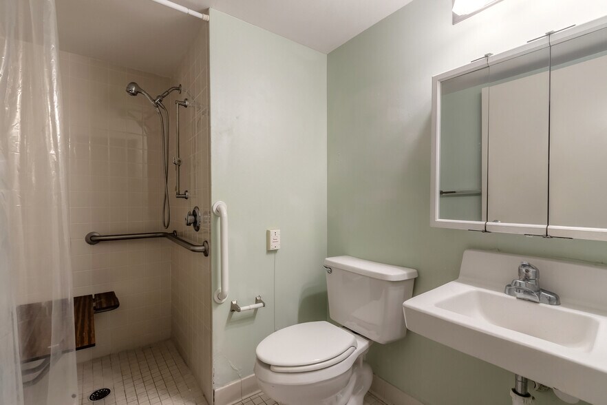 More Photos Of 1050 Ocean Shore Blvd, Ormond Beach Apartments For Sale