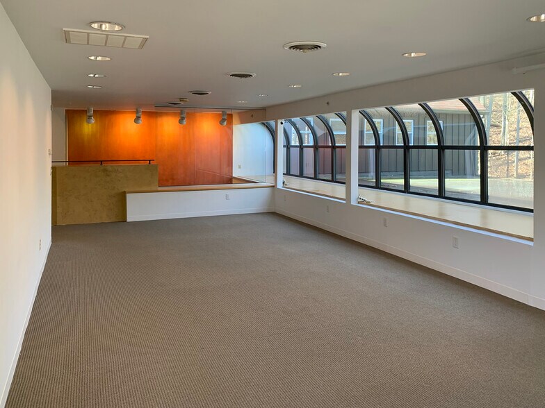 More Photos Of 1266 Manning Pky, Powell Office For Lease