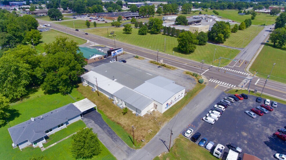 More Photos Of 1608 Madison St, Shelbyville General Retail For Sale