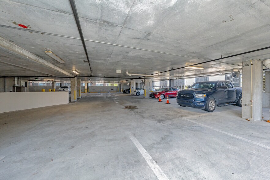 More Photos Of 800 N Federal Hwy, Hallandale Beach Office For Sale