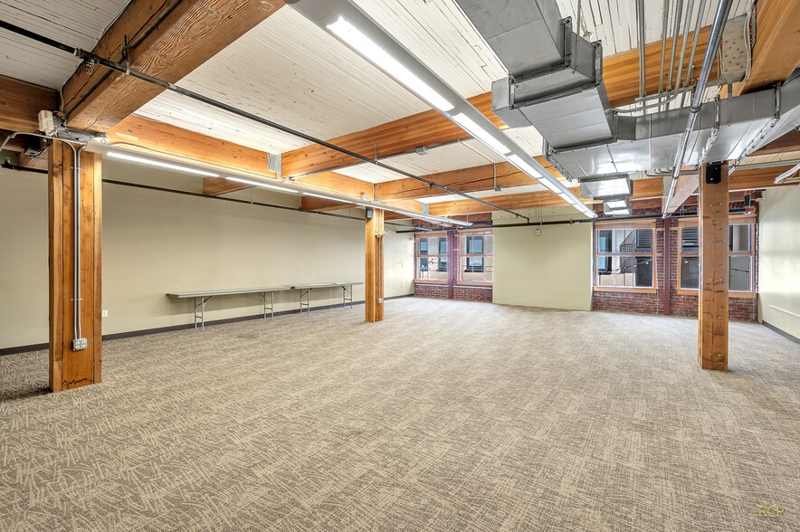 More Photos Of 75 NW Couch St, Portland Medical For Lease