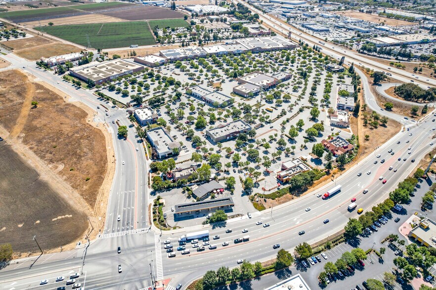 More Photos Of 6845-6855 Camino Arroyo dr, Gilroy General Retail For Lease