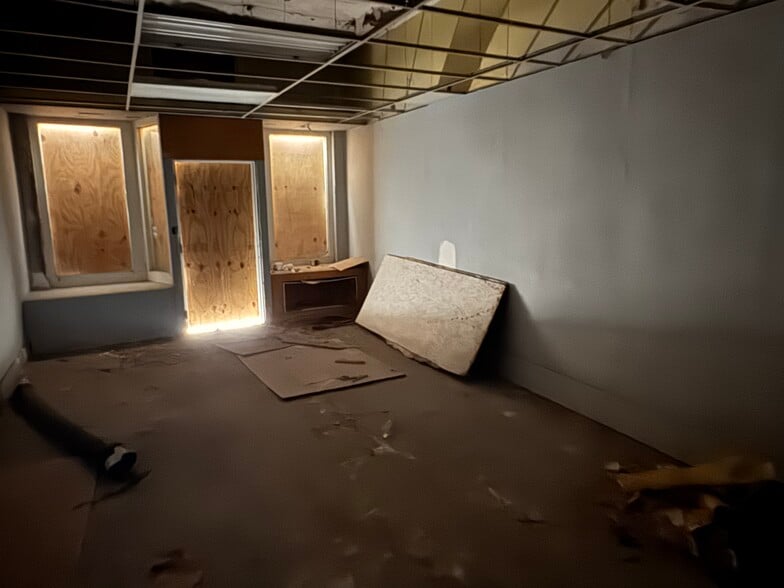 More Photos Of 369-371 S Central Ave, Columbus Bar For Sale