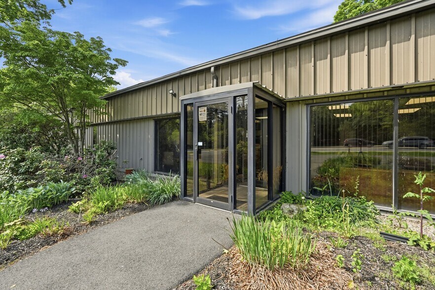 More Photos Of 665 Amherst Rd, Sunderland Research And Development For Sale