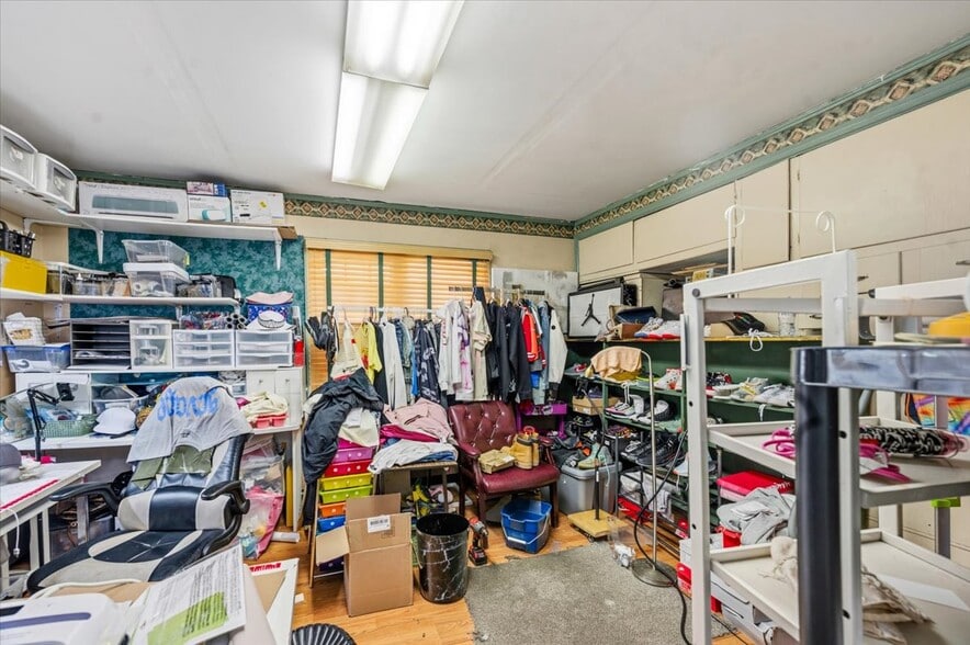 More Photos Of 325 Winchester Ave, Martinsburg Freestanding For Sale