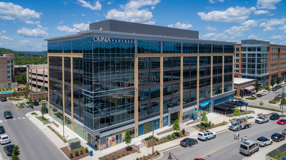 More Photos Of 4041 Aspen Grove Dr, Franklin General Retail For Lease