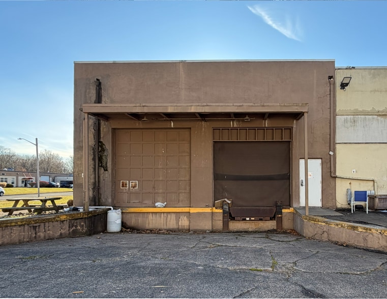More Photos Of 30 Rockland Park Ave, Tappan Warehouse For Lease