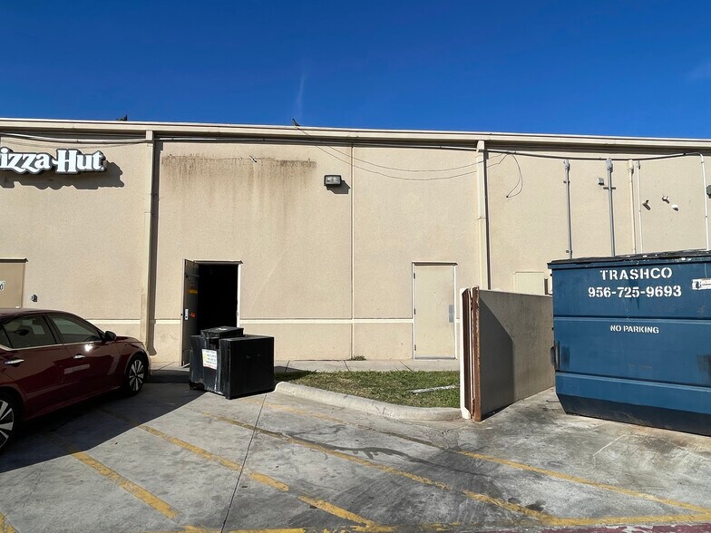 More Photos Of 4415 US Hwy 83, Laredo Unknown For Lease